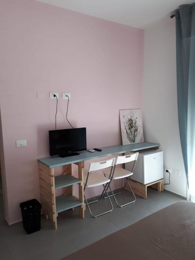 Bed and Breakfast R&B Manga Rosas Lido di Dante Exterior foto
