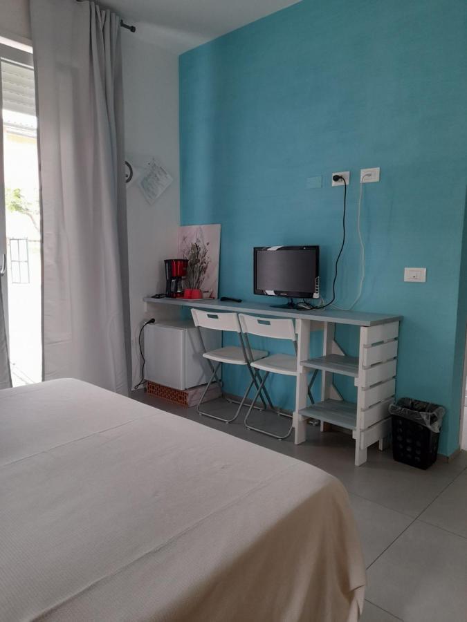 Bed and Breakfast R&B Manga Rosas Lido di Dante Exterior foto